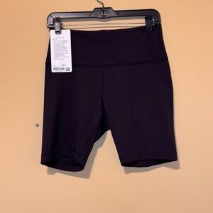 Lululemon Women's black Wunder Train HR 8” Shorts